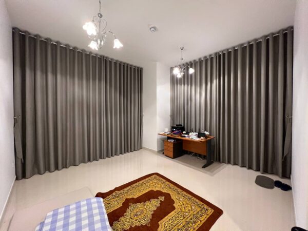 Curtains - Image 3